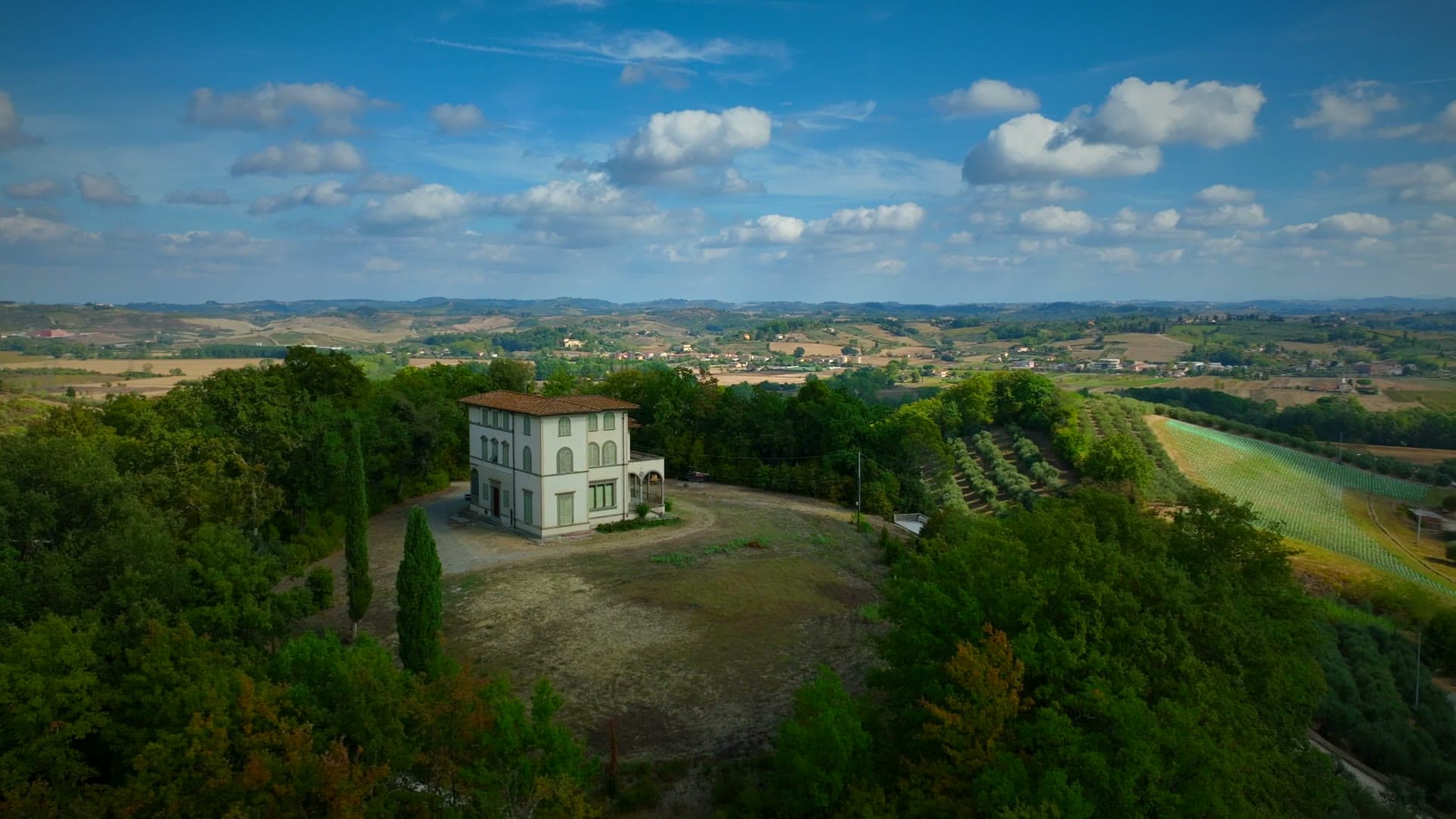 La villa Fumanelli tra i vigneti, in Toscana